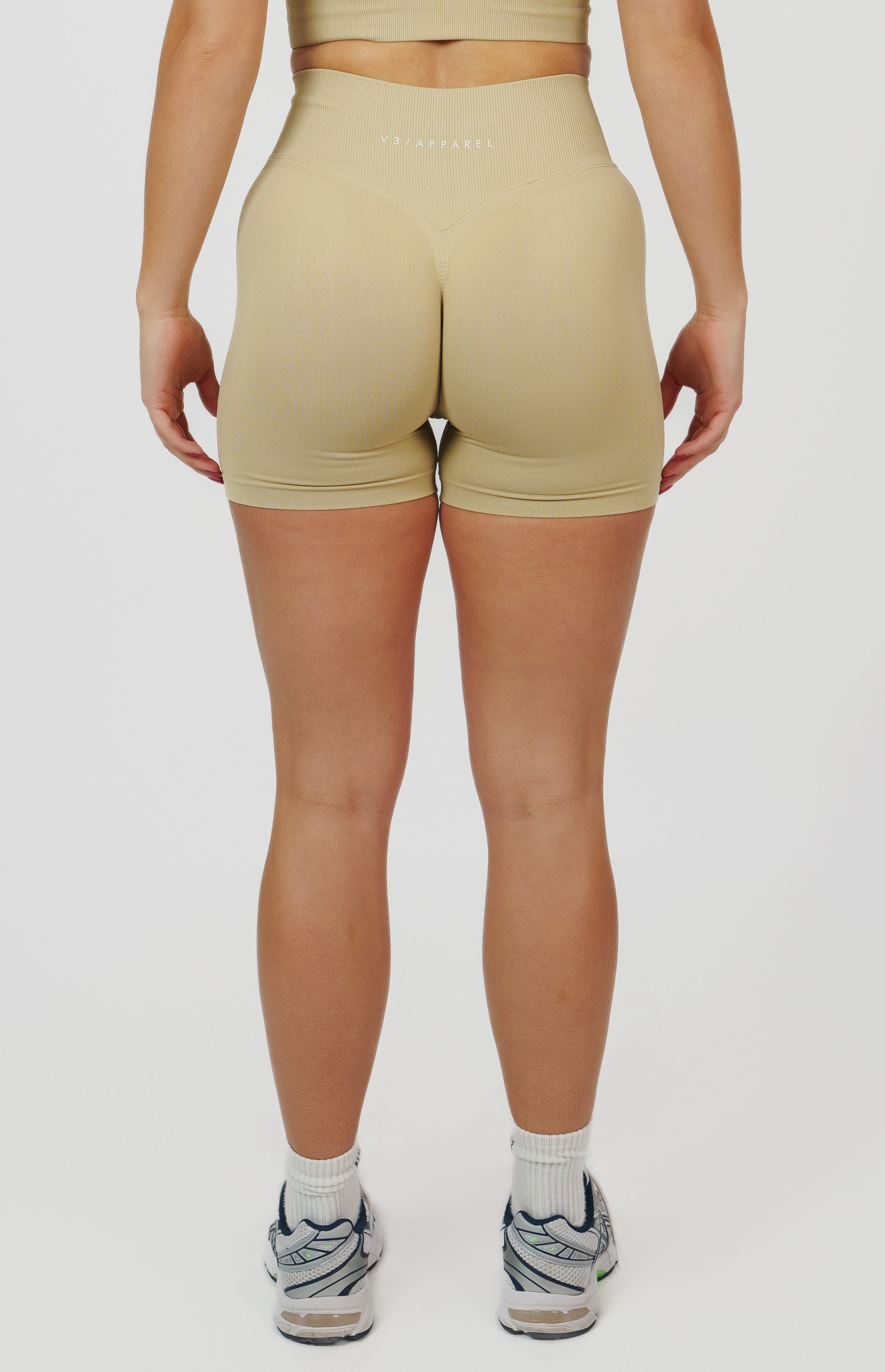 Form Seamless Scrunch Shorts - Light Camel