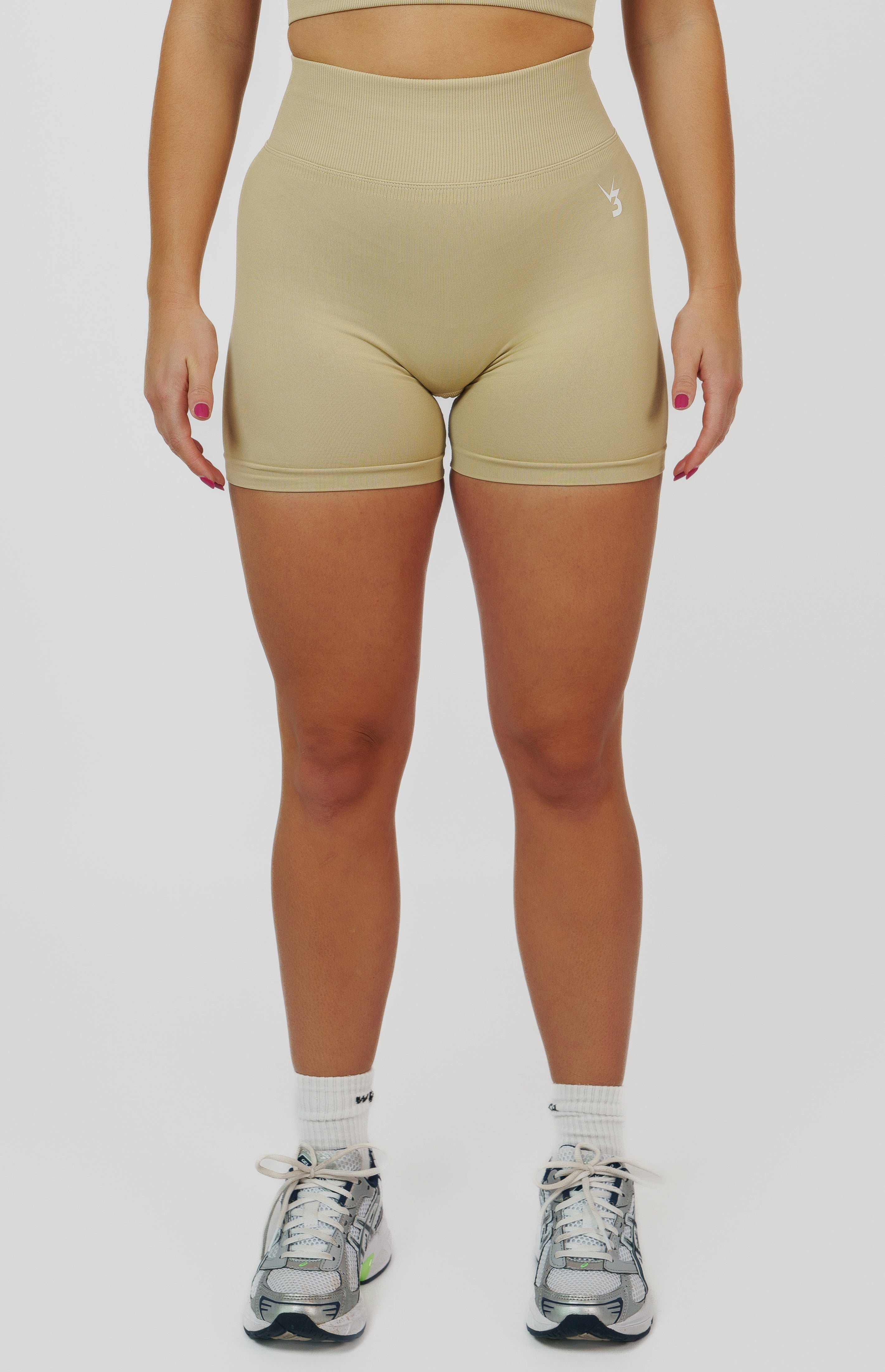 Form Seamless Scrunch Sports Bra, Leggings & Shorts Set - Light Camel