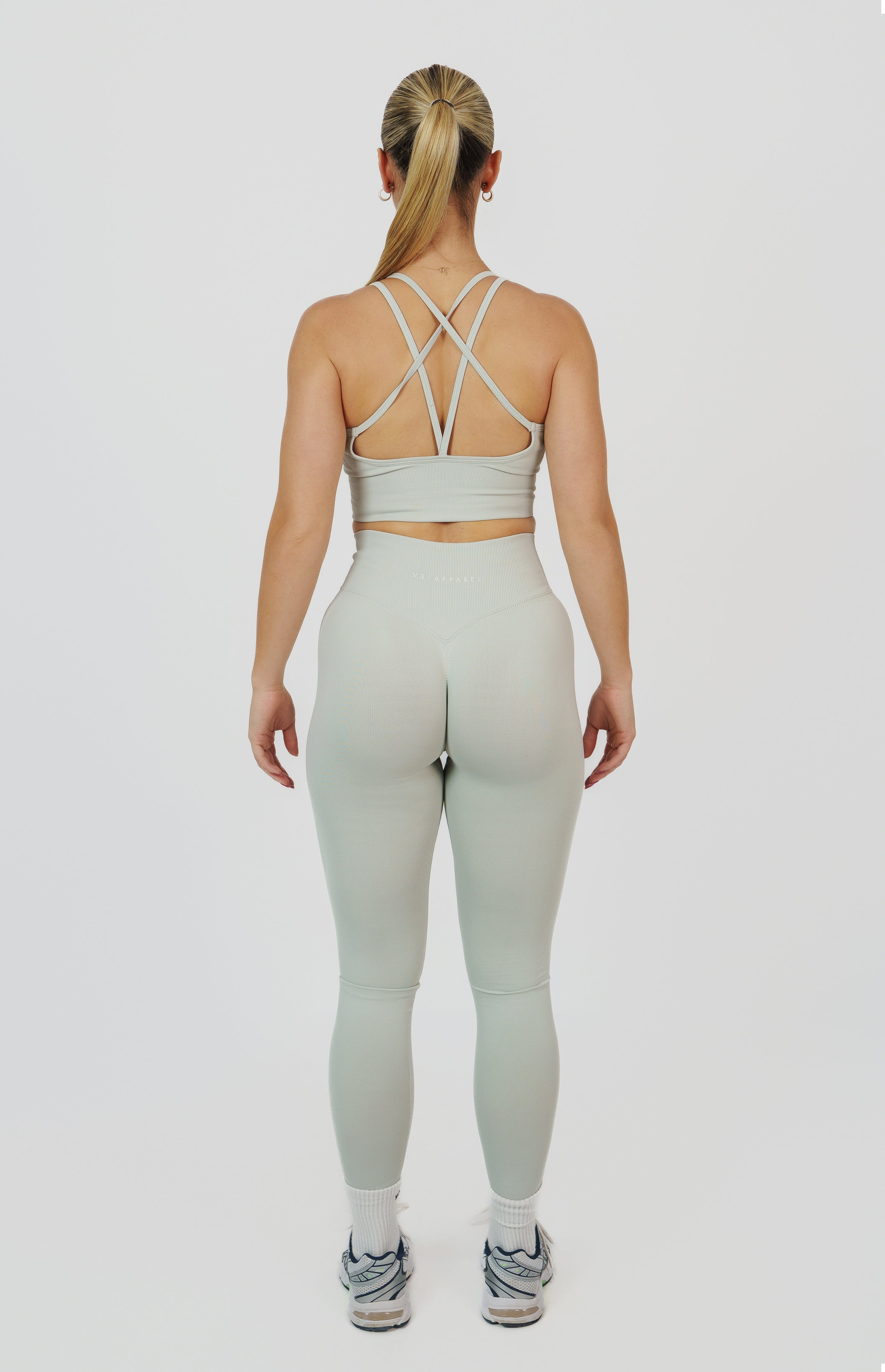 Form Seamless Scrunch Leggings & Sports Bra Set - Light Grey