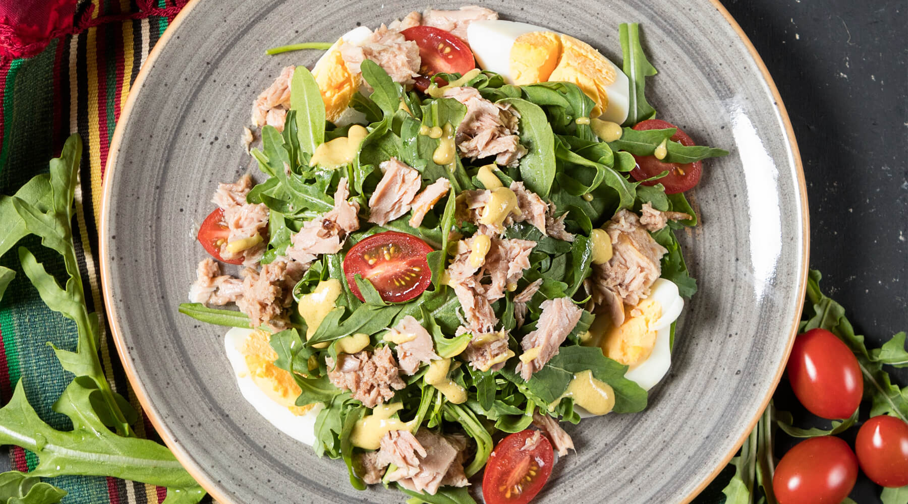 Niçoise Salad with Tuna and Hard-Boiled Eggs: A Perfect Summer Meal