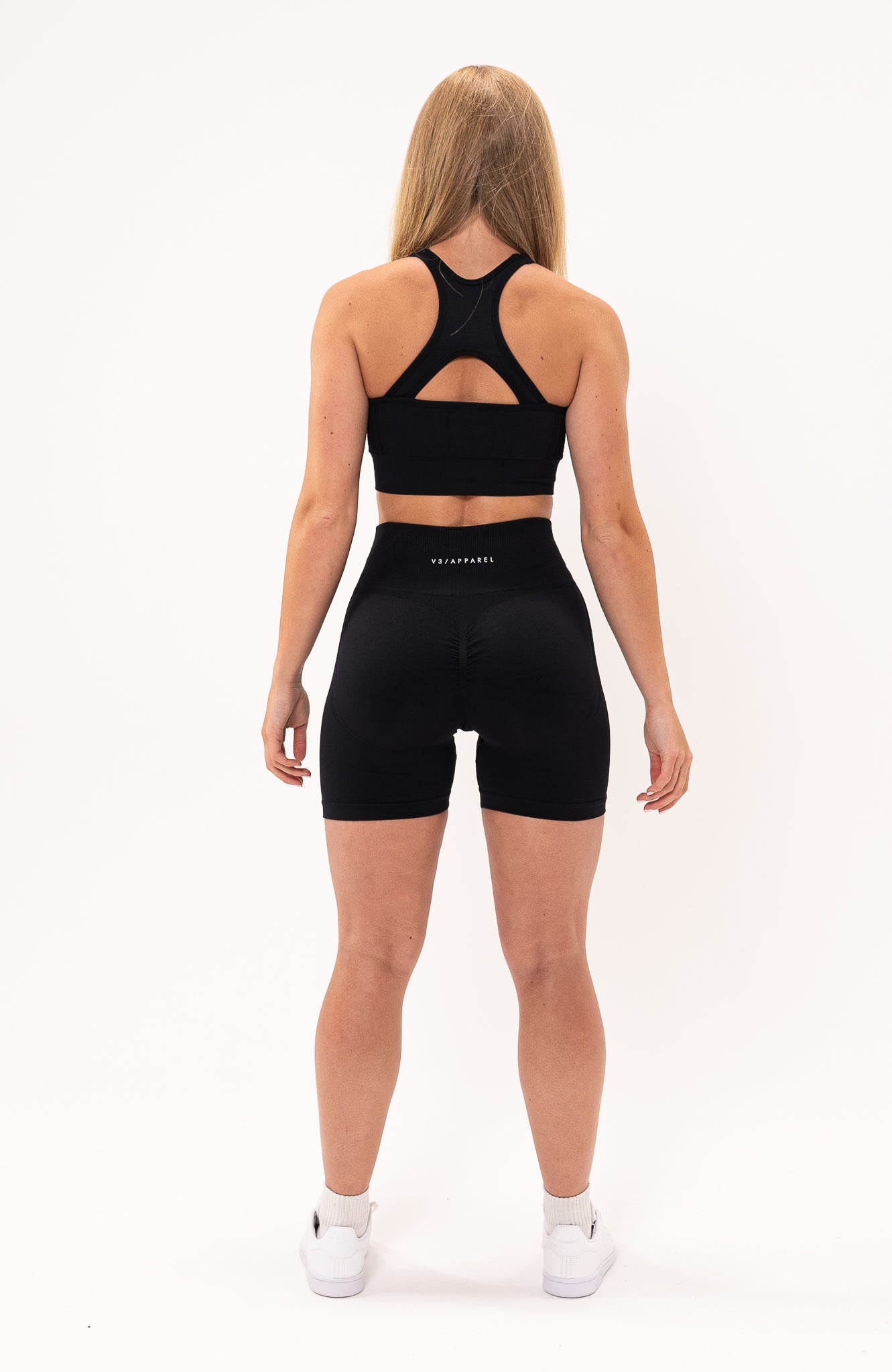 V3 Apparel Women's Tempo seamless scrunch bum shaping high waisted shorts and training sports bra in black – Squat proof 5 inch leg cycle shorts and training bra for Gym workouts training, Running, yoga, bodybuilding and bikini fitness.