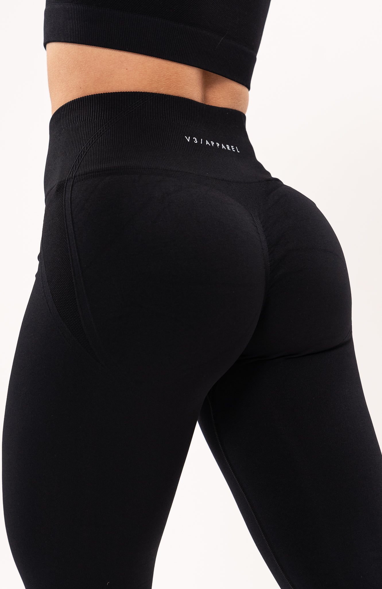 V3 Apparel Women's Tempo seamless scrunch bum shaping high waisted leggings and training sports bra in black – Squat proof sports tights and training bra for Gym workouts training, Running, yoga, bodybuilding and bikini fitness.