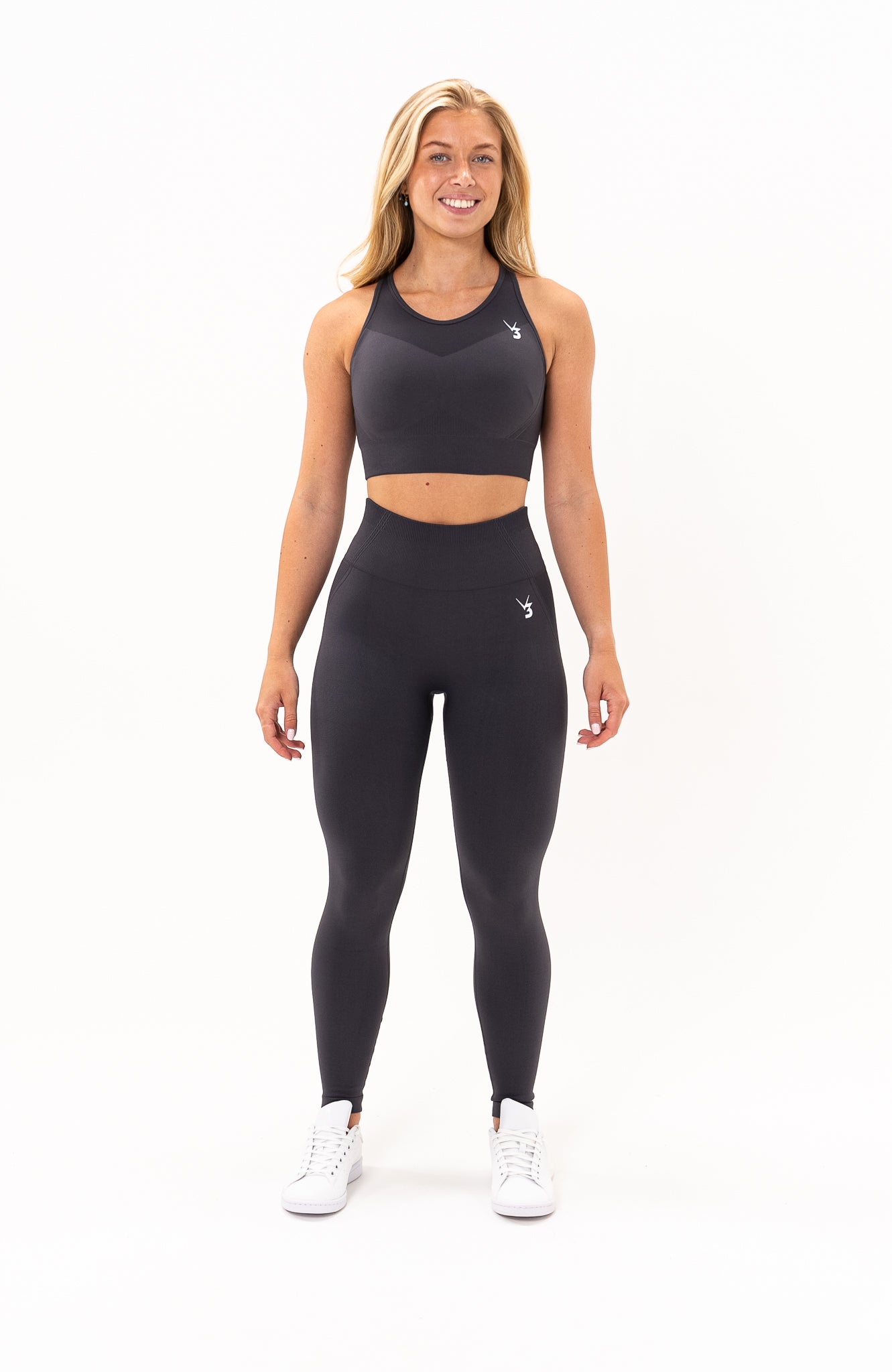 V3 Apparel Women's Tempo seamless scrunch bum shaping high waisted leggings and training sports bra in charcoal grey – Squat proof sports tights and training bra for Gym workouts training, Running, yoga, bodybuilding and bikini fitness.