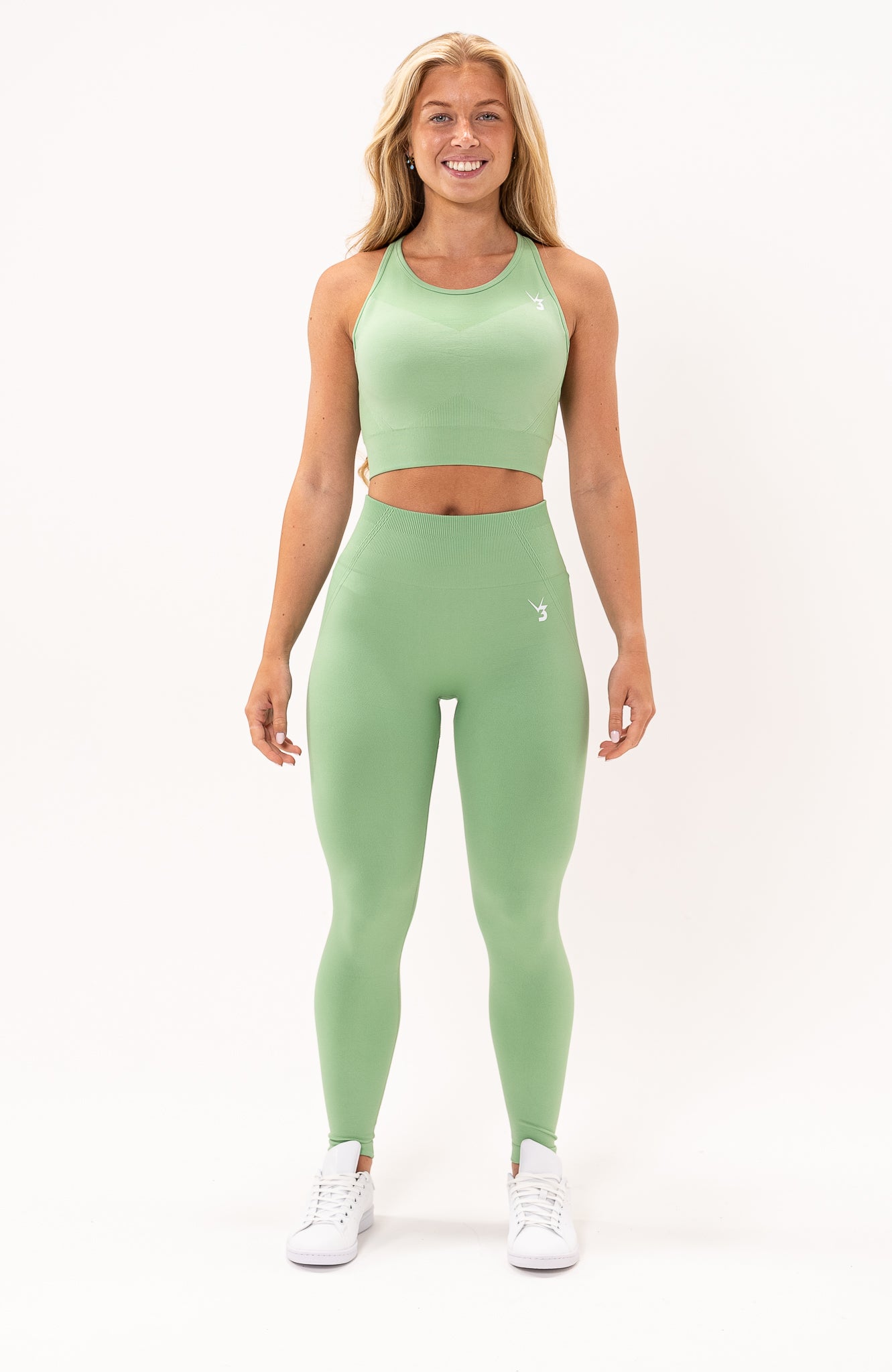 redbaysand Women's Tempo seamless scrunch bum shaping high waisted leggings and training sports bra in mint green – Squat proof sports tights and training bra for Gym workouts training, Running, yoga, bodybuilding and bikini fitness.