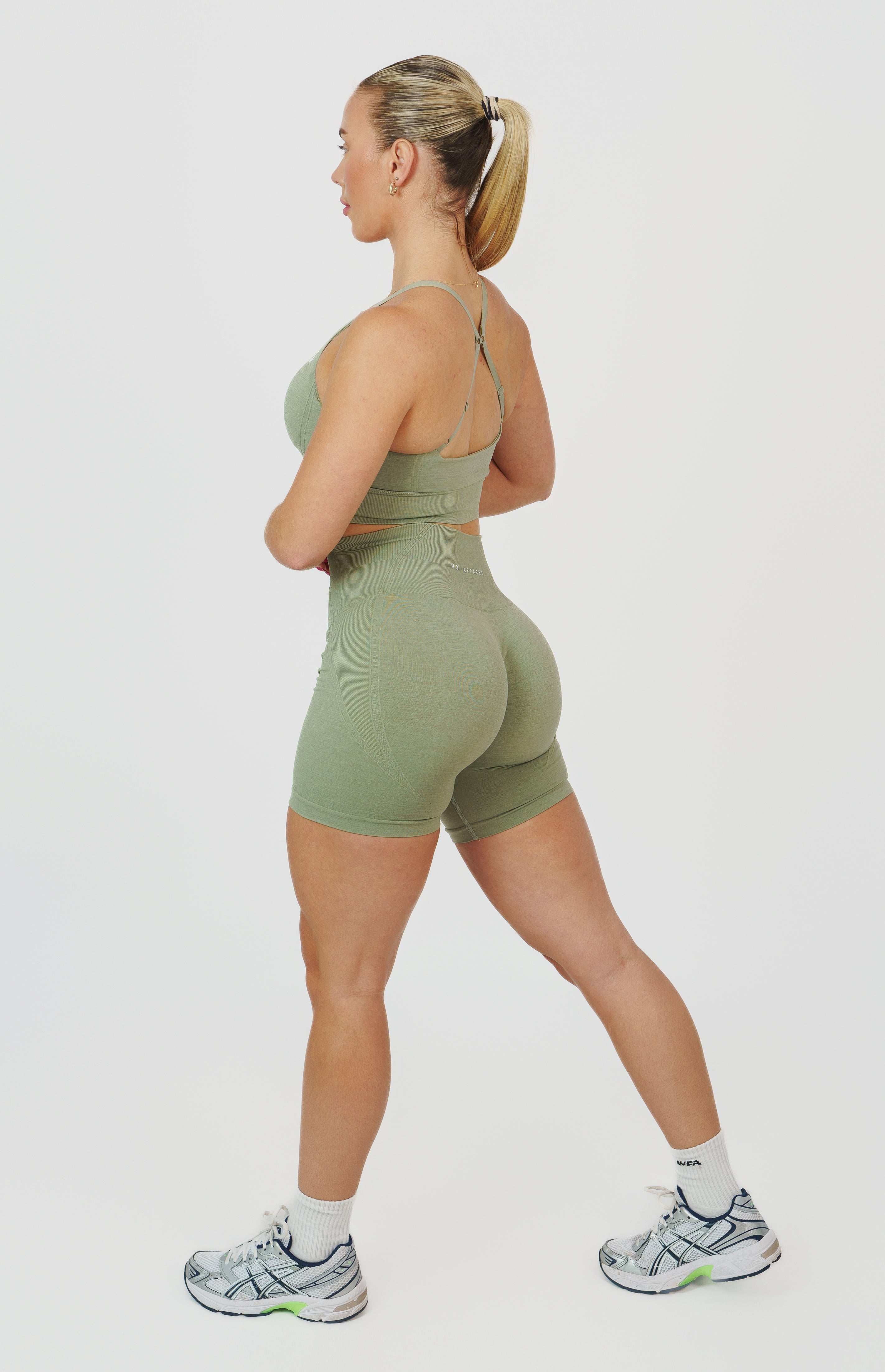 Tempo Seamless Scrunch Shorts & Multi-Way Sports Bra Set - Forest Green