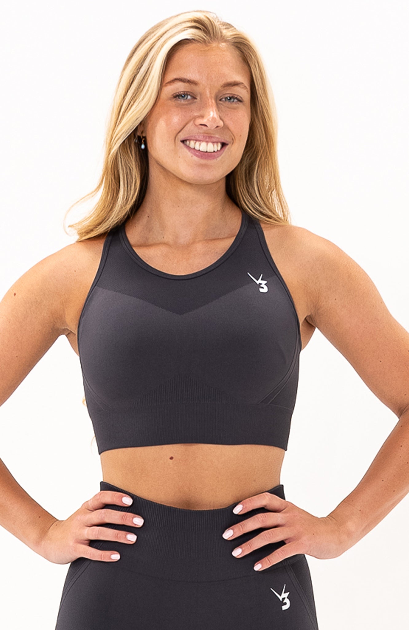 redbaysand Women's Tempo seamless training sports bra in charcoal grey with removable padded cups and straps for gym workouts training, Running, yoga, bodybuilding and bikini fitness.
