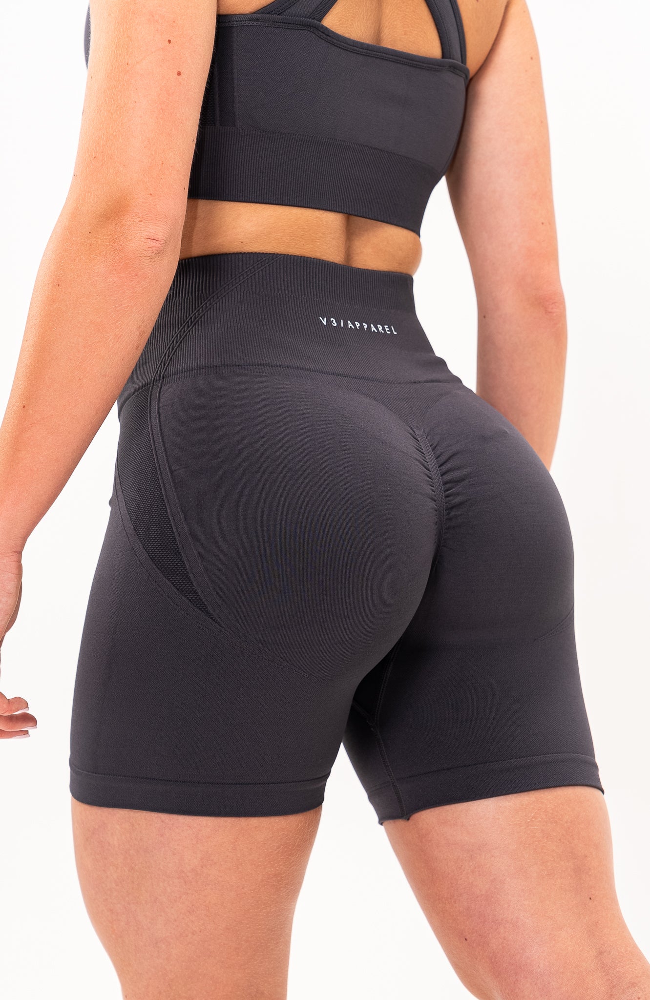 V3 Apparel Women's Tempo seamless scrunch bum shaping high waisted shorts and training sports bra in charcoal grey – Squat proof 5 inch leg cycle shorts and training bra for Gym workouts training, Running, yoga, bodybuilding and bikini fitness.