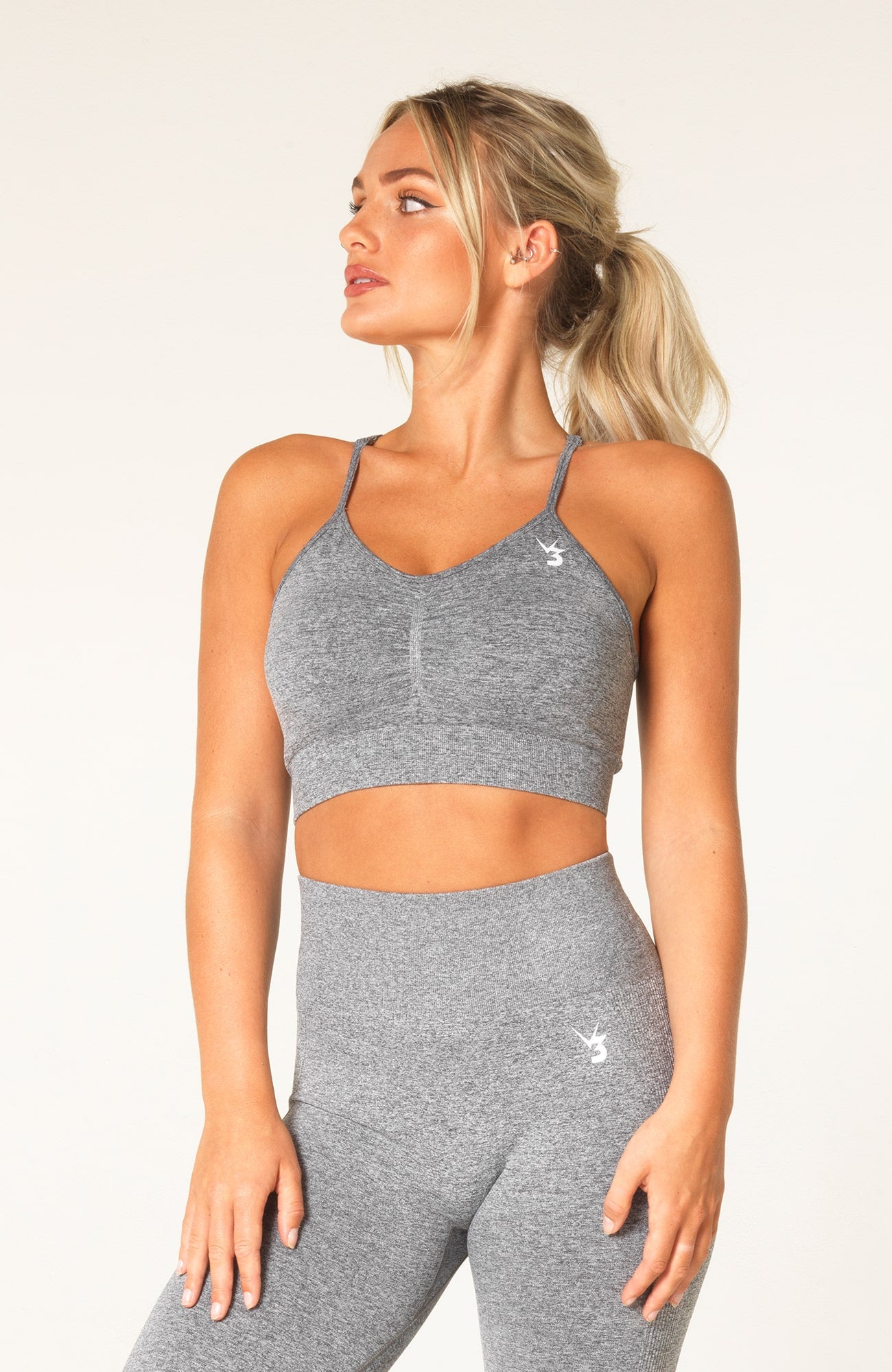 V3 Apparel Women's seamless Define training sports bra in grey marl with removable padded cups and strap for gym workouts training, Running, yoga, bodybuilding and bikini fitness.